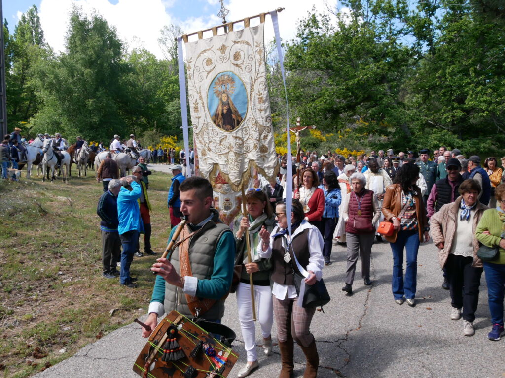 (Fotos) Los Paporros disfrutan de su romería para honrar a la Virgen del Castañar - 20 de mayo de 2024