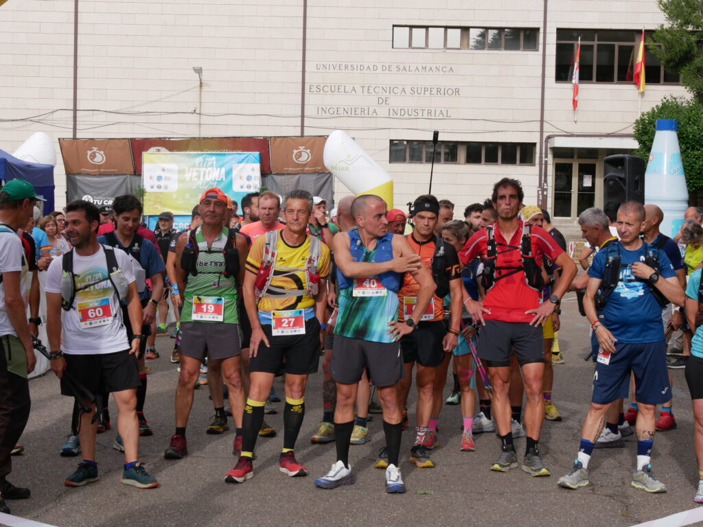 (Fotos y vídeo) RUTA VETONA 2024 | Los primeros corredores toman la salida en Ruta Vetona - 8 de junio de 2024